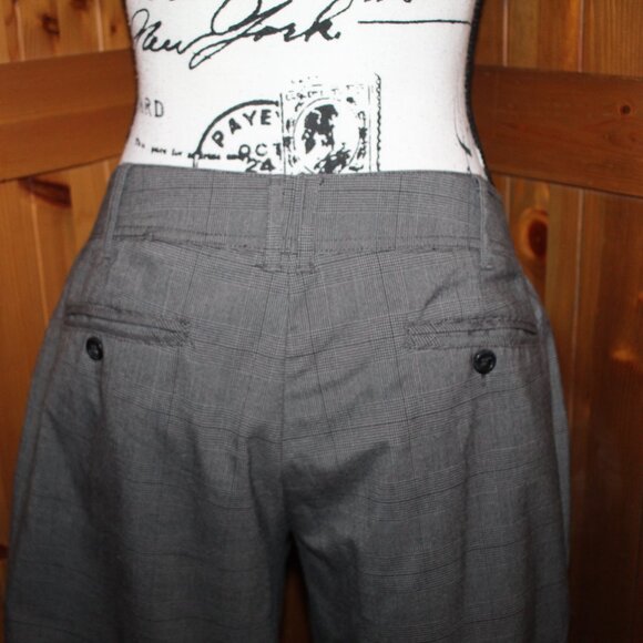 H&M Menswear Cuffed Shorts NWOT Size 8 - Picture 5 of 10